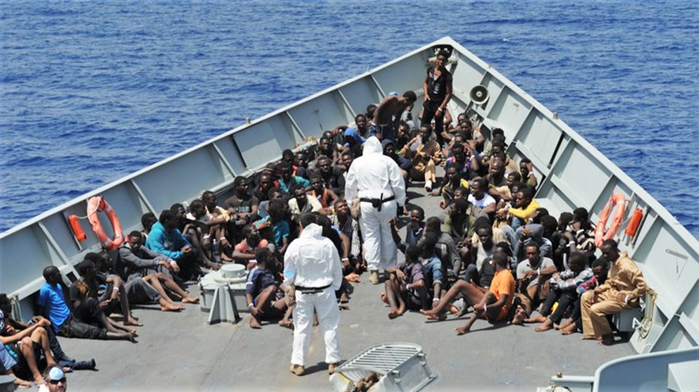 Rescate a personas migrantes, en una imagen de archivo del Ministerio de Defensa.