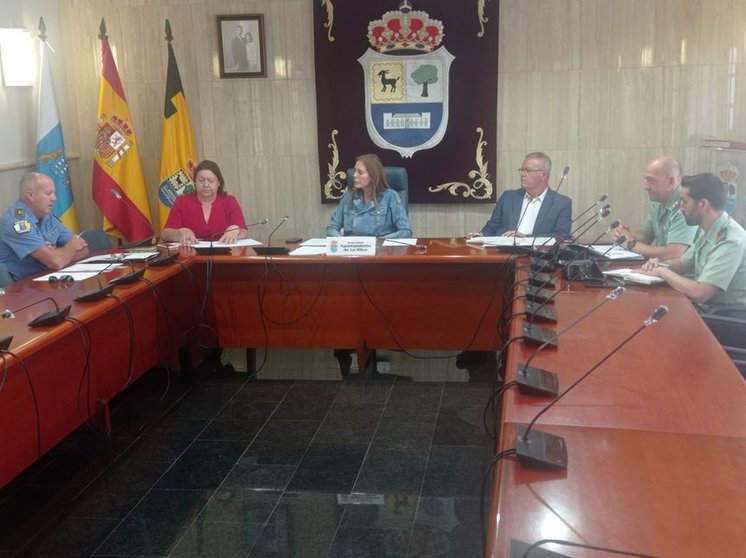 Junta de Seguridad en el Ayuntamiento de La Oliva.