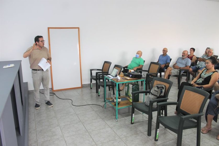 Reunión de David de Vera con los representantes del sector olivicultor de Fuerteventura.