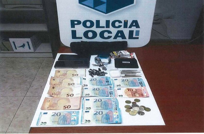 Material incautado por la Policía Local de La Oliva.