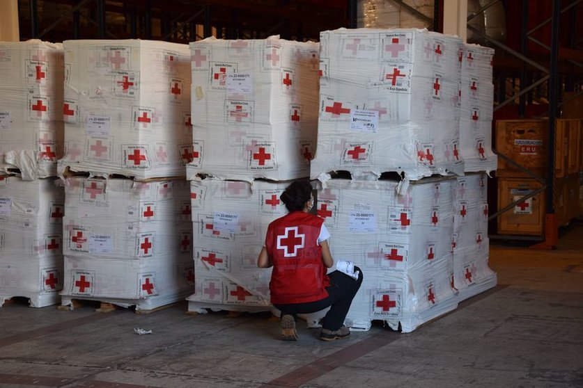 Envío de material de Cruz Roja a Ucrania.