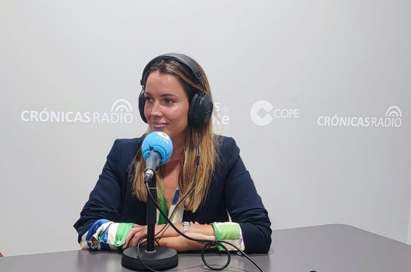 María Fernandez en el estudio de Crónicas Radio - Cadena Cope.